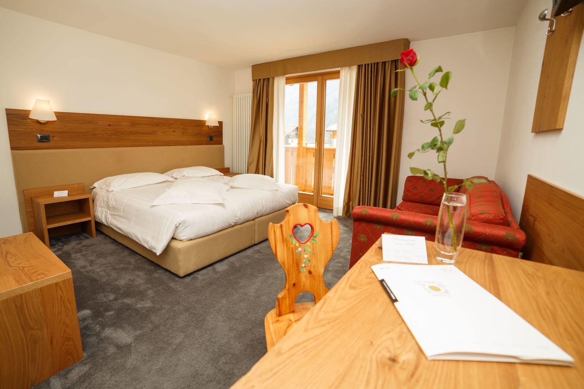 Olympic Regina Hotel Pinzolo Extérieur photo