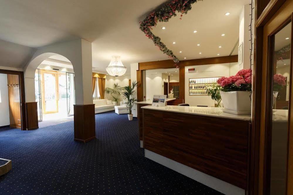 Olympic Regina Hotel Pinzolo Extérieur photo